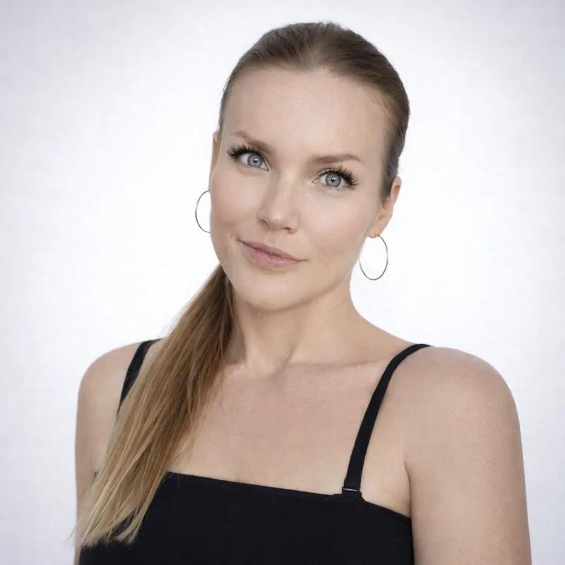 Darya Levashova — Designer, KommoGEN