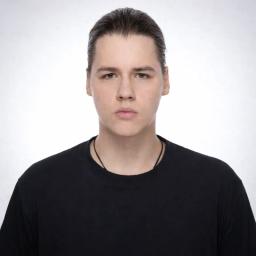 Ilya Bogdan — UX/UI Designer, KommoGEN